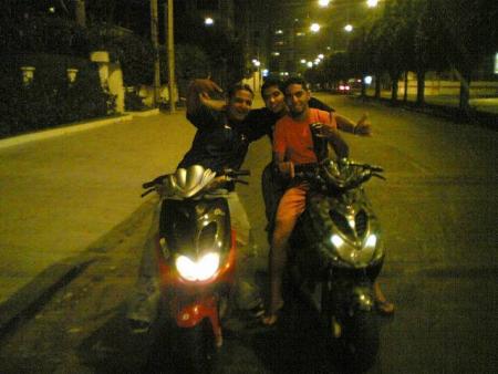 c moi  et alaa et khalid cousin